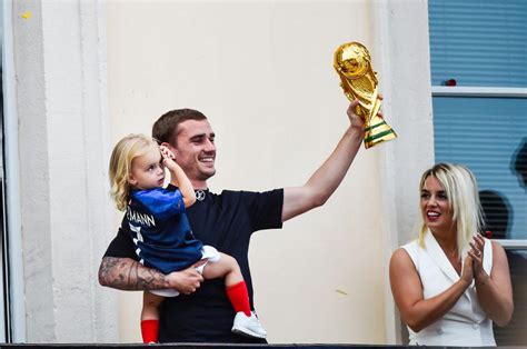 griezmann vriendin|Meet Erika Choperena, Antoine Griezmanns wife: bio and details